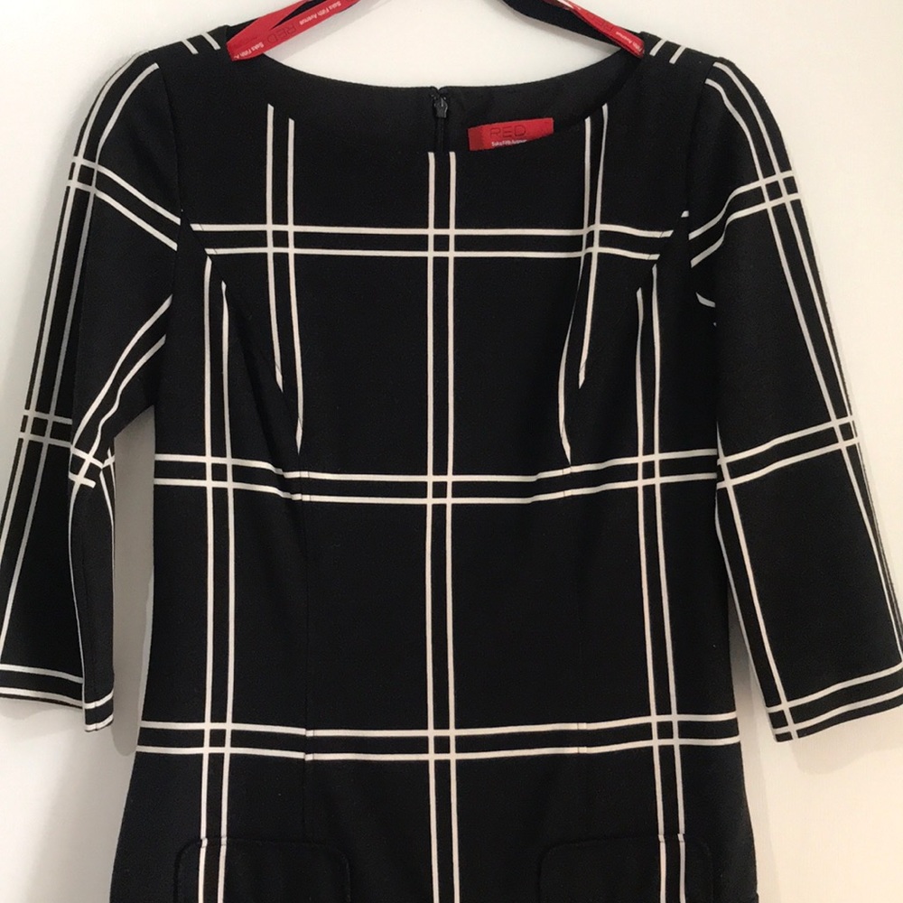 Dress - Picture 3 of 4